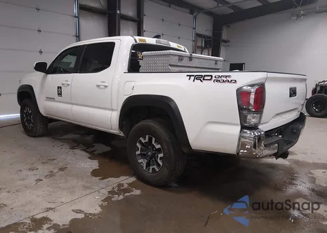 2021 Toyota Tacoma Trd Off-Road z USA, uszkodzony, nr VIN 3TMAZ5CN0MM146304